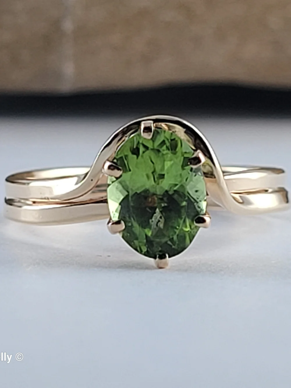 14K Yellow Gold Peridot Cocktail Ring Size 6 - Solid Gold! 👌🎁